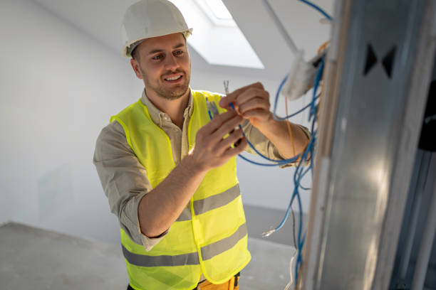 Best Affordable Emergency Electrician  in Gladeview, FL